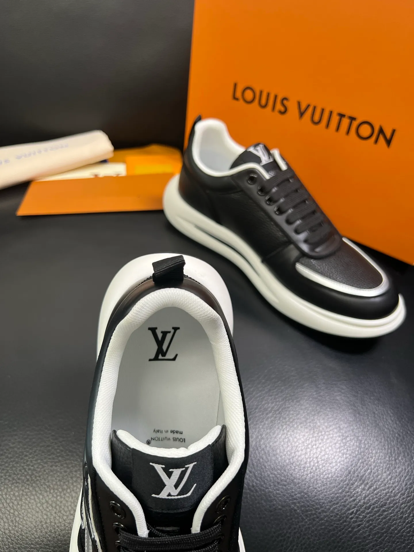 Men's shoes💰800 Lv 🔍Top purchasing agent🇮🇹 Louis Vuitton, the sports sneaker counter is synchronized, the uppers are imported from Italy, high-quality splicing colorful and complex crafts, the imported mesh padding is soft and comfortable, soles: original soles specially provided by the original factory, T men's men's shoes 💰U exclusive movable molded soles are super comfortable, original factory and single goods, 🔍🔍high quality, you can enter and exit the counter at will, welcome to compare, code number 38-44 (customized 45) 85871